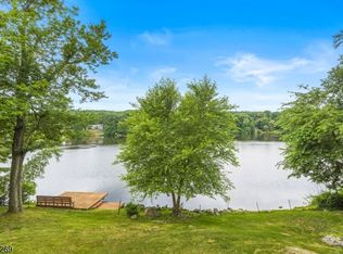 162 Kitchell Lake Dr, West Milford, NJ 07480