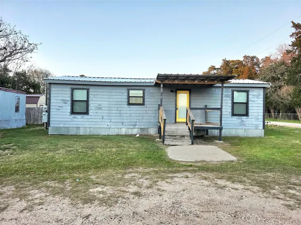 208 Cemetery Ln Trailer 1, Willis, TX 77378