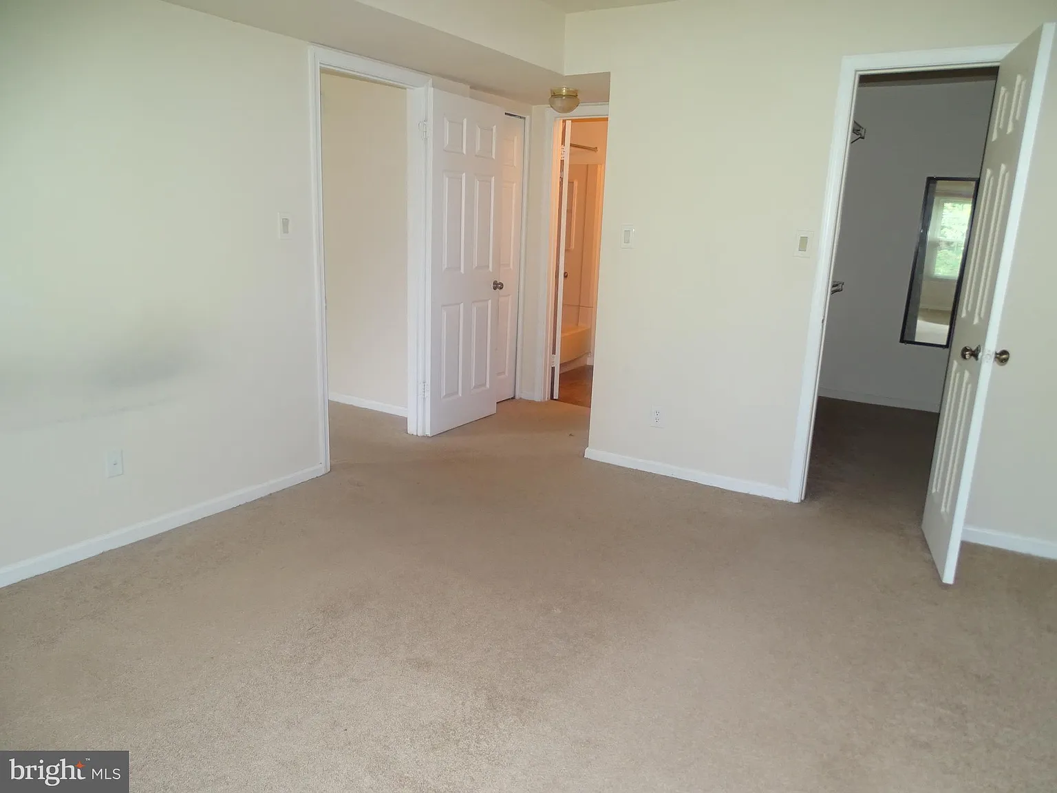 2 bed, 1.0 bath, $2,100 — Photo 3