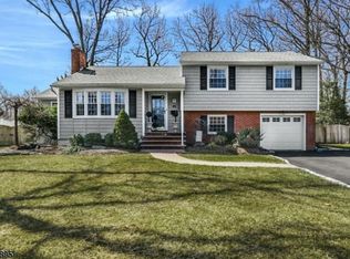 14 Fieldcrest Dr, Scotch Plains, NJ 07076