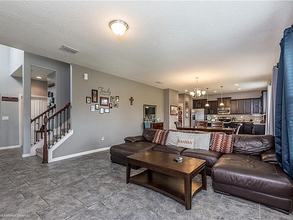 5th image of 4056 Brookshire Cir