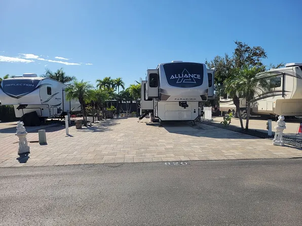 820 Gulf Waters Blvd, Fort Myers Beach, FL 33931