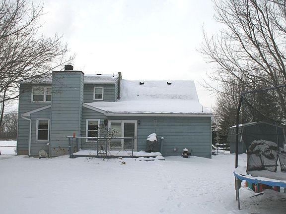 Large country setting yard.