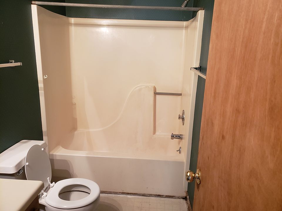 2nd image of 112 Windtree Ct APT F