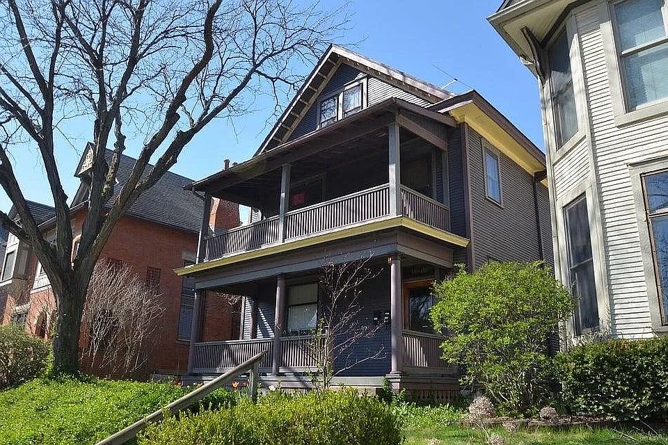 1st image of 458 Vermont Pl #458
