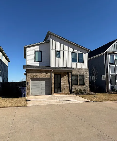2525 NW 132nd Pl — Photo 2