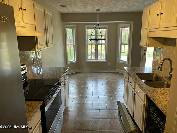 5th image of 111 Chapel Hill Drive