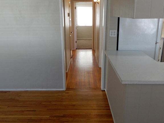 4th image of 709 Pruitt Dr
