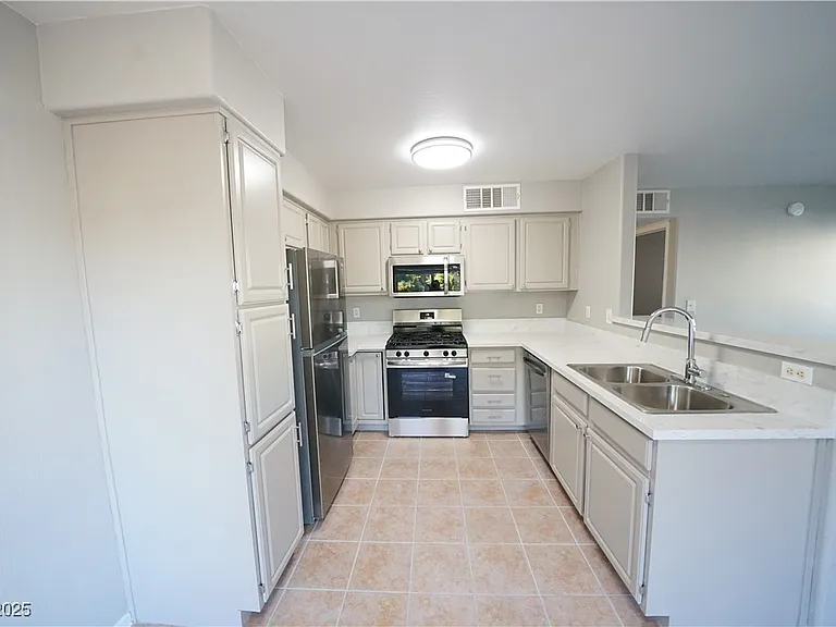 5710 E Tropicana Ave #1009 — Photo 7