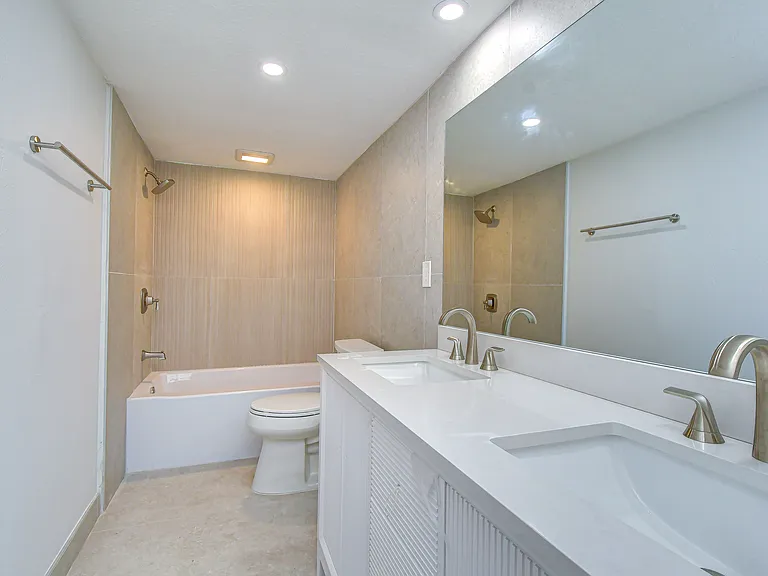 200 Country Club Dr #1505 — Photo 32