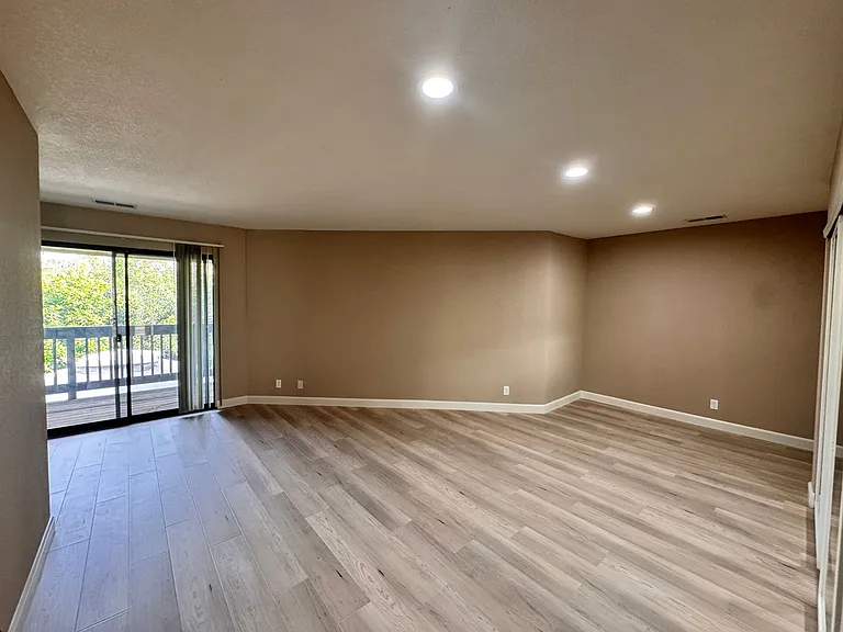 38776 Crane Ter — Photo 4