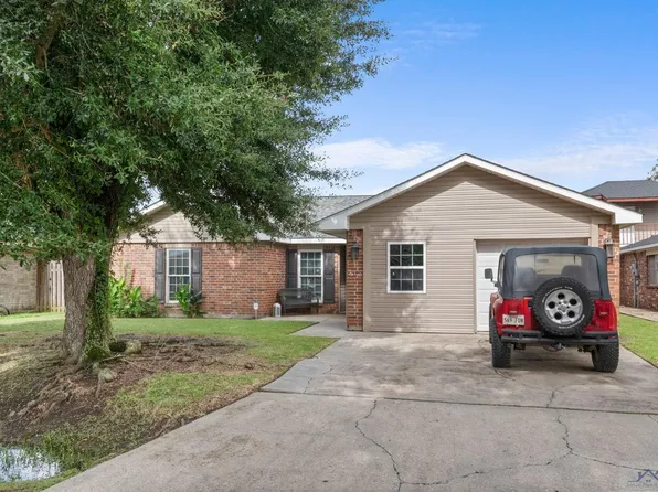 215 Cypress Village Dr, Houma, LA 70360
