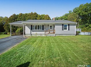 2 Rachel Dr, North Grosvenordale, CT 06255