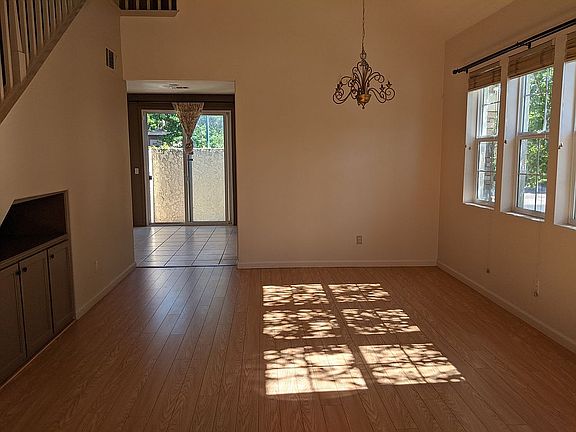 3rd image of 5189 Granby Ct