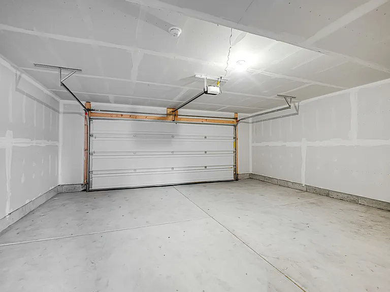 25720 W Yorkshire Dr — Photo 24
