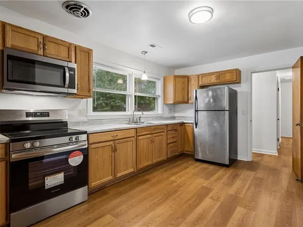 1 Westbrook Dr, Hampton, VA 23666