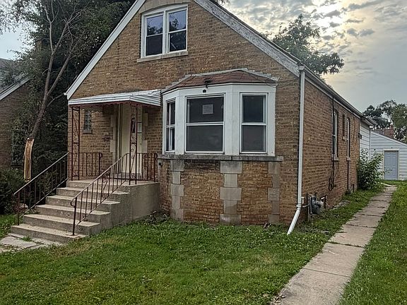 2nd image of 625 Emerald Ave