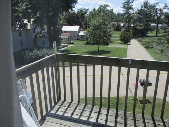 2nd story deck