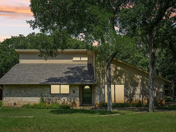 4 Royal Oaks Blvd, Hickory Creek, TX 75065