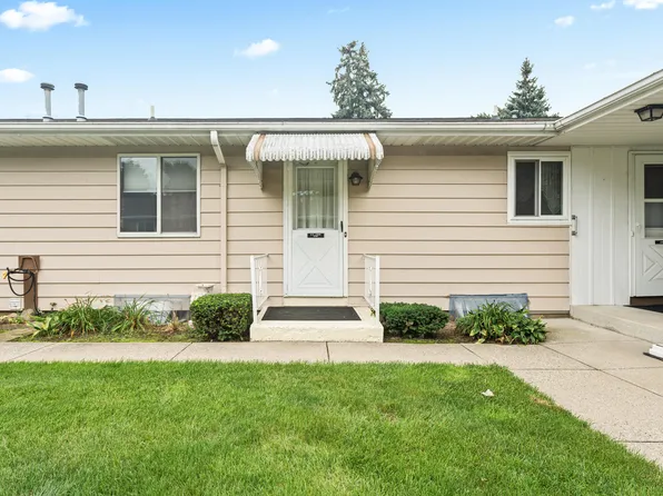5784 Leisure South Dr SE, Kentwood, MI 49548