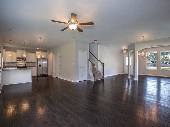 4th image of 4528 John St