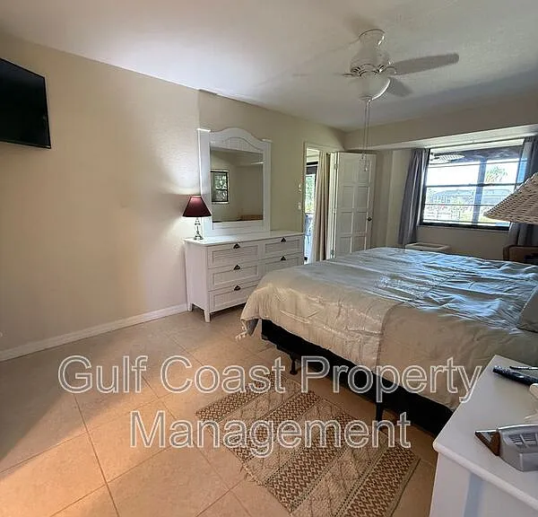 3185 Clifford St — Photo 46