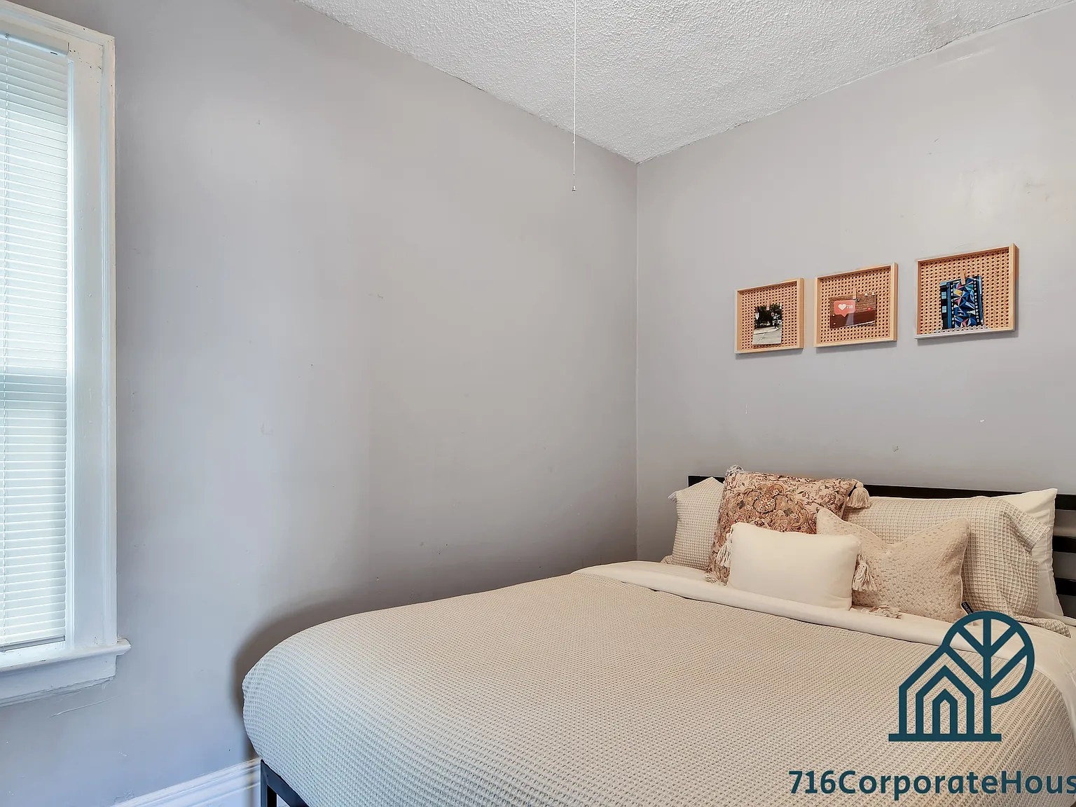305 Bird Ave Carriage House — Photo 3