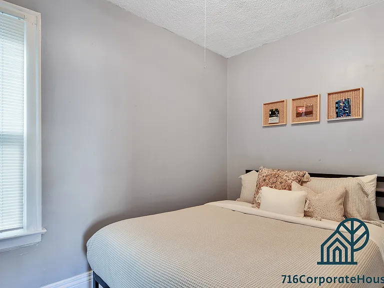 305 Bird Ave — Photo 3