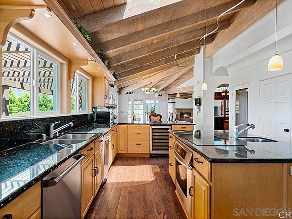 5th image of 9450 La Jolla Farms Rd