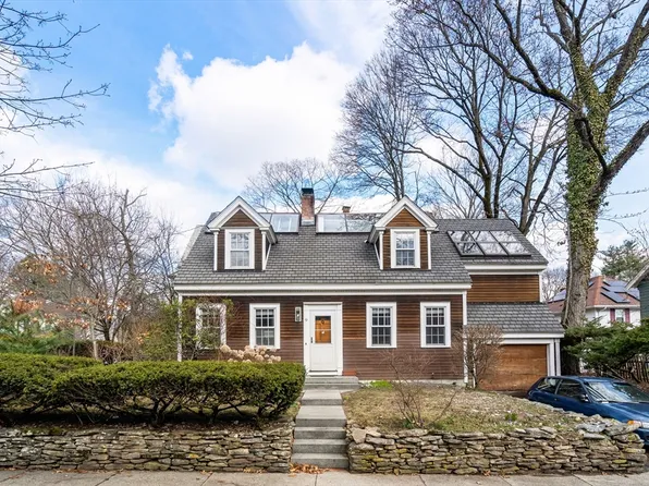 9 Albion Pl, Newton, MA 02459
