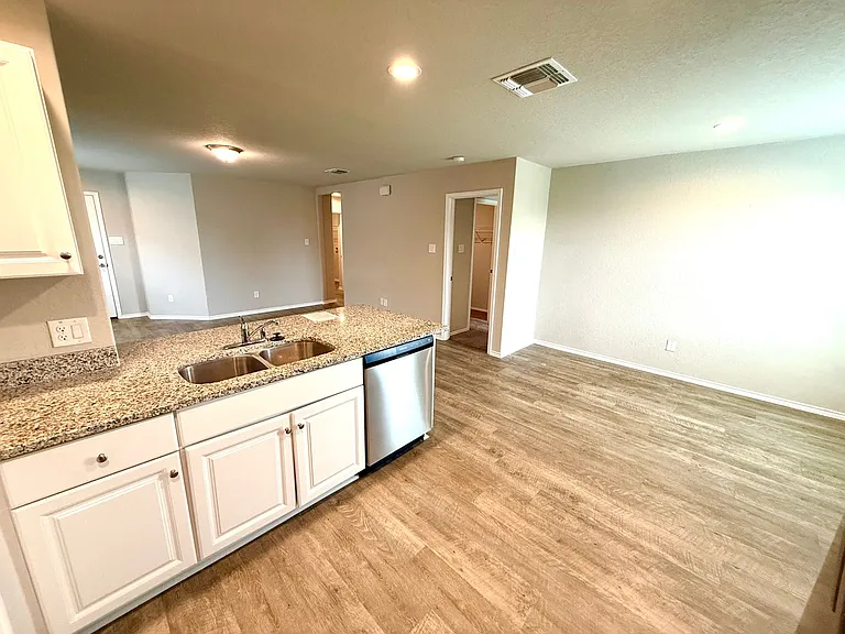 7614 Crestway Rdg — Photo 12