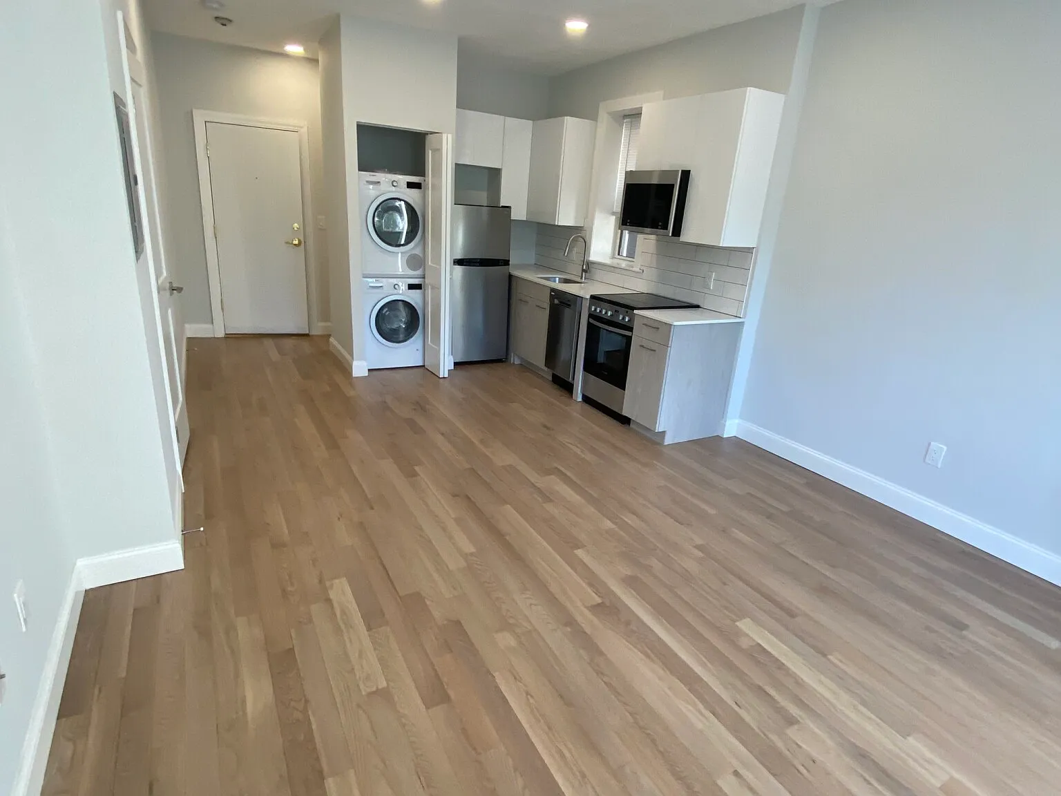 Studio, 550 sqft, $2,600 — Photo 4