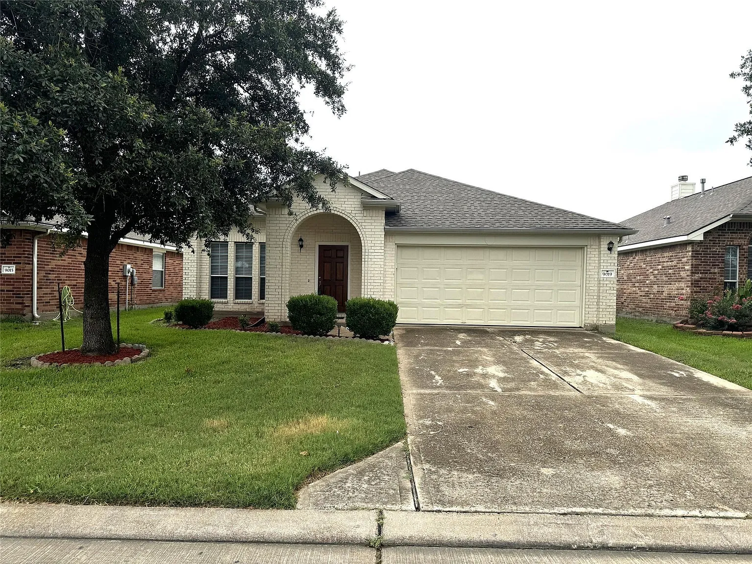 4 bed, 2.0 bath, 1867 sqft, $1,950 — Photo 1