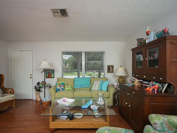 3rd image of 730 Orchard Ln