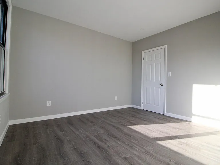 467 Grandview Ave #2L — Photo 12