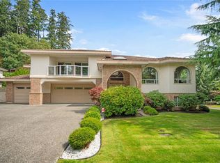 948 Boulderwood Rise, Saanich, BC V8Y 3G5