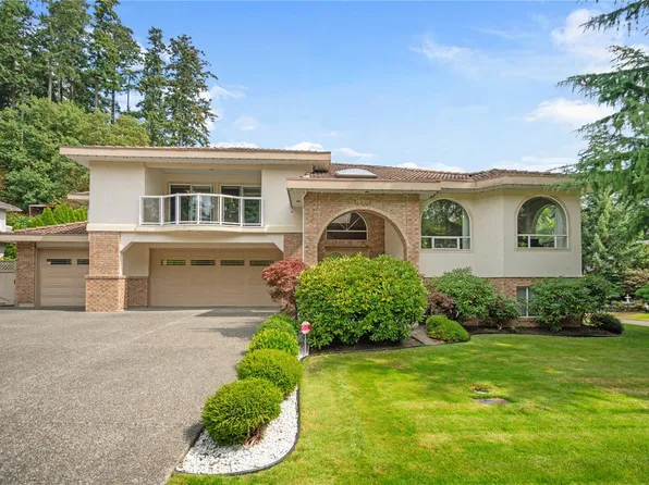 948 Boulderwood Rise, Saanich, BC V8Y 3G5