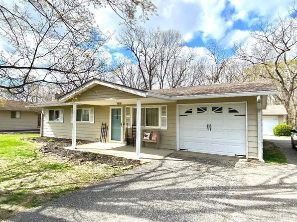 160 Laura Ln, Bloomfield, IN 47424