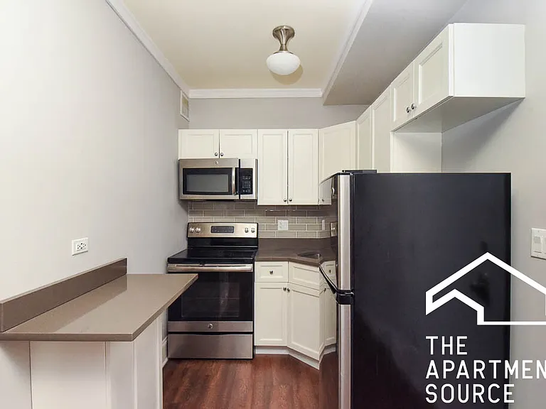 817 W Lakeside Pl #506 — Photo 2