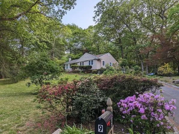 9 Sparrow Lane, Huntington, NY 11743