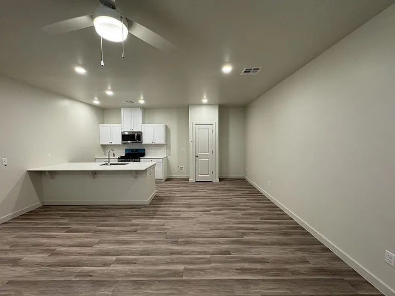 3708 Franks Way — Photo 4