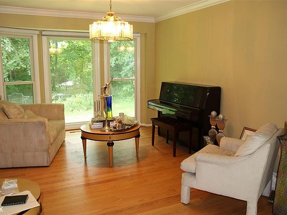 3rd image of 54499 Algonquin Dr