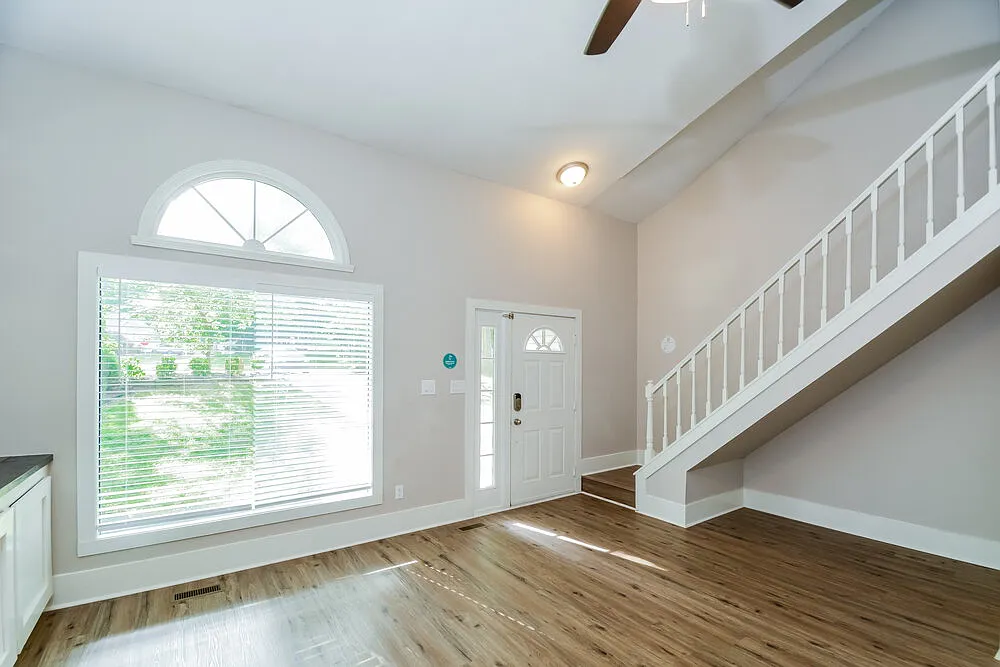 3 bed, 2.5 bath, 1560 sqft, $2,170 — Photo 4