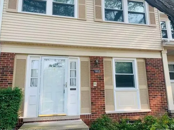 1662 Brentwood Dr, Troy, MI 48098