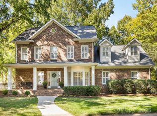 608 Olde Cotswold Ct, Charlotte, NC 28211