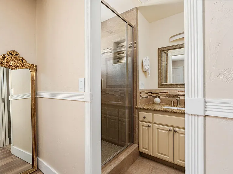 14215 Killarney Dr — Photo 61