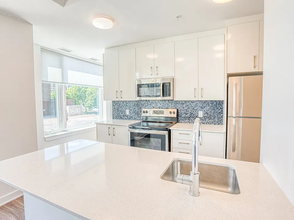 175 Carruthers Ave
