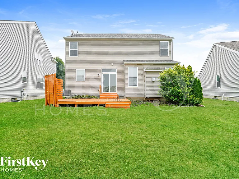 175 Poe Ave — Photo 17