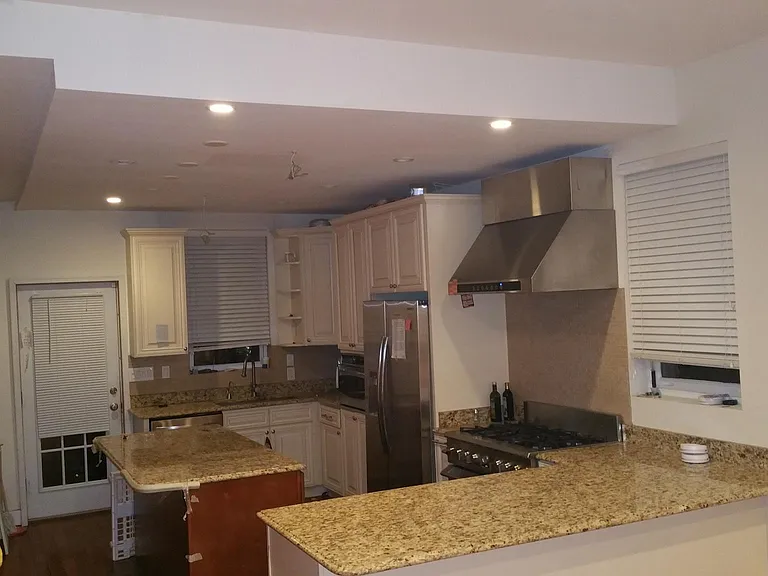 1242 Columbia Rd NW — Photo 3