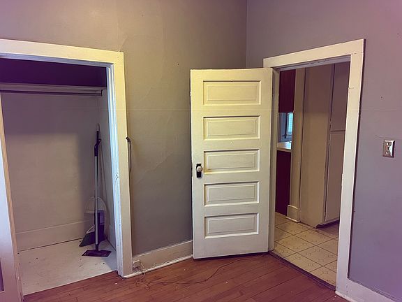 5th image of 3260A N Newhall St #3260A